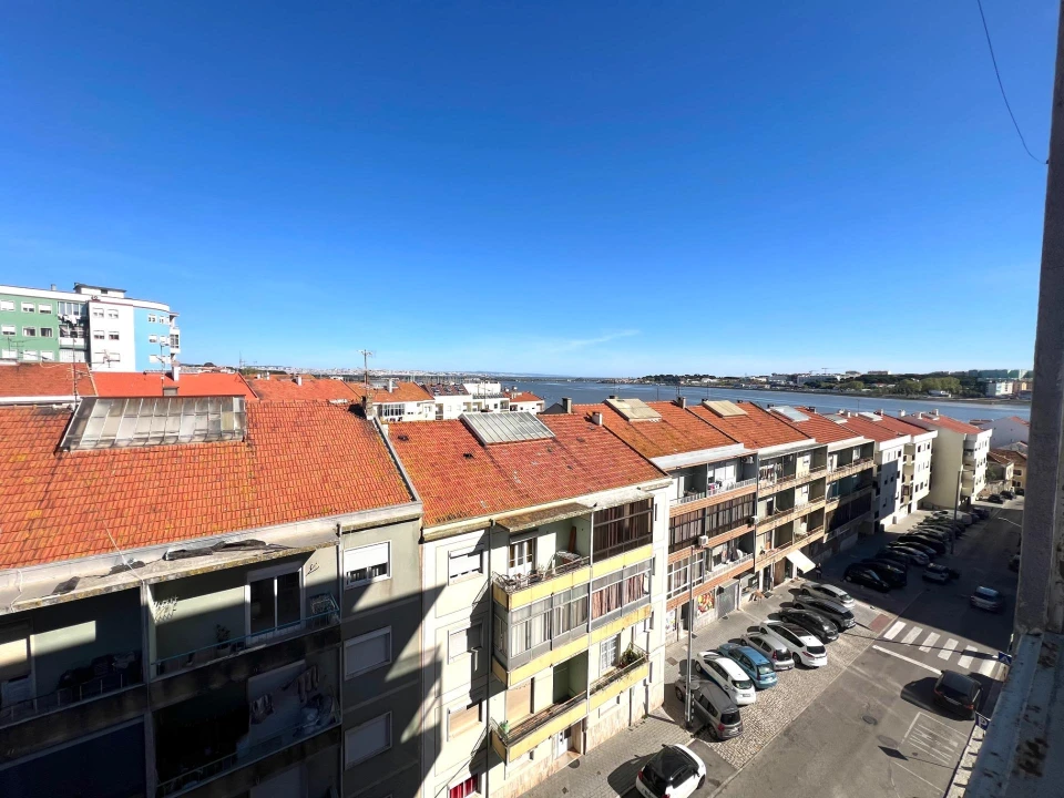 Apartamento T2 para Venda em Amora Foto 19