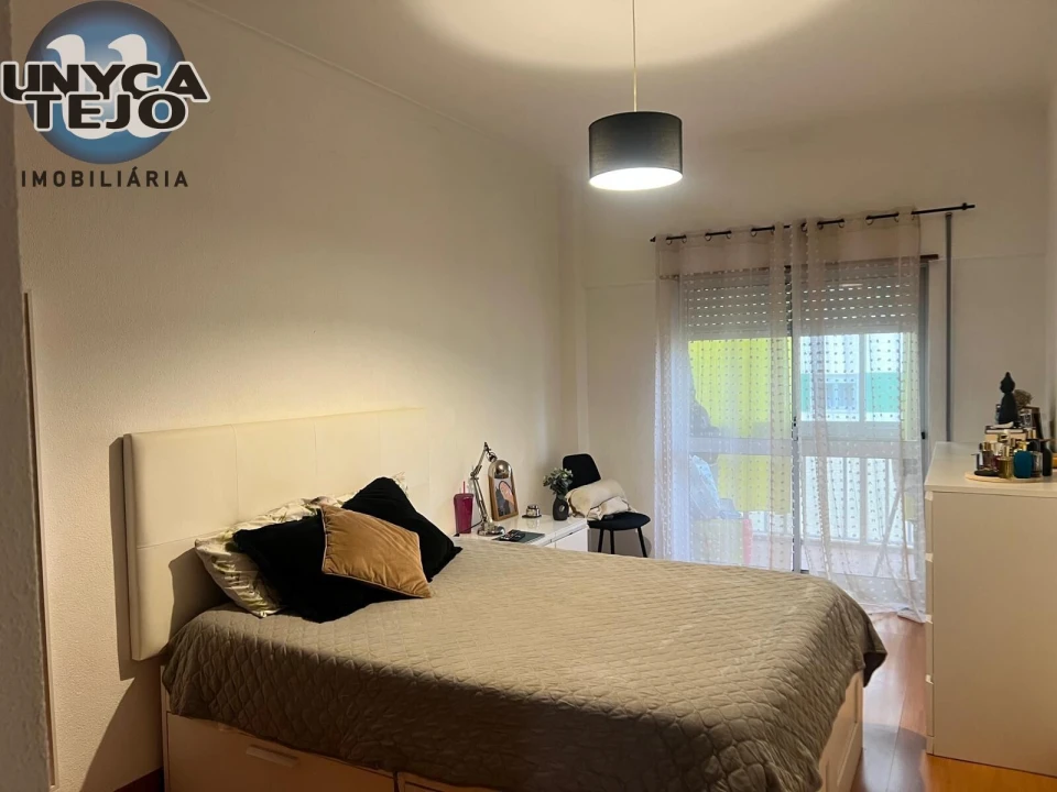 Apartamento T2 para Venda em Amora Foto 11
