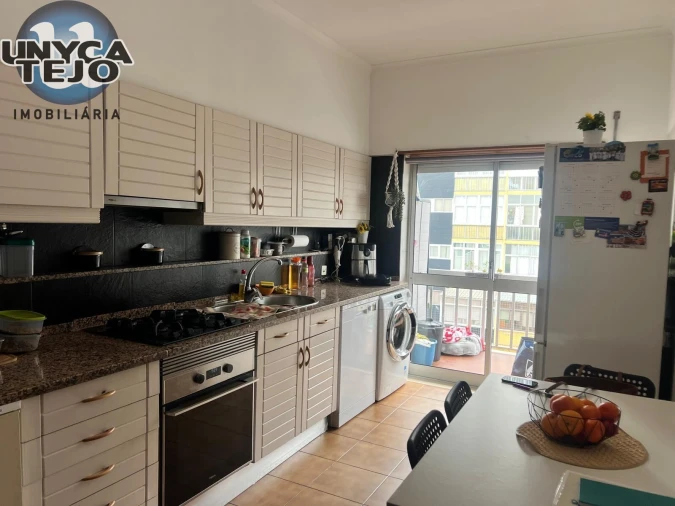 Apartamento T2 para Venda em Amora Foto 1