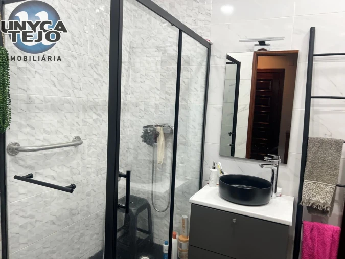 Apartamento T2 para Venda em Amora Foto 10