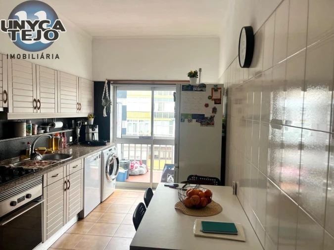 Apartamento T2 para Venda em Amora Foto 2