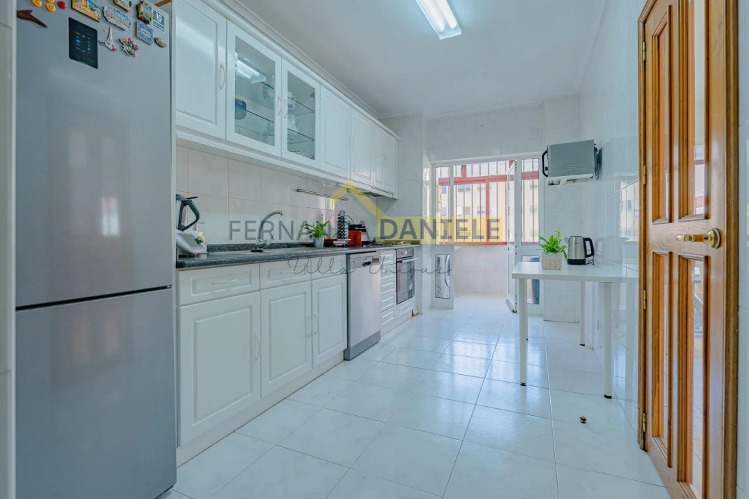 Apartamento T3 para Venda em Mafamude e Vilar do Paraíso Foto 7