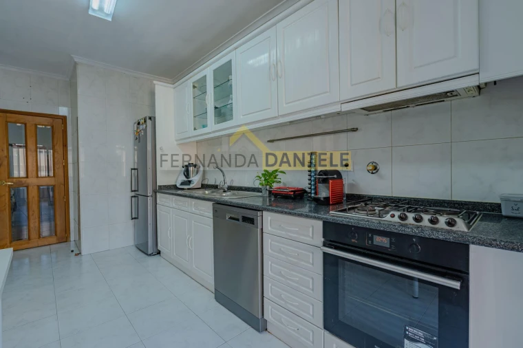 Apartamento T3 para Venda em Mafamude e Vilar do Paraíso Foto 13