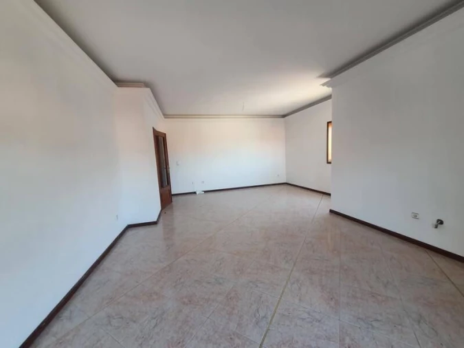 Apartamento T2 para Venda em Rio Tinto Foto 4