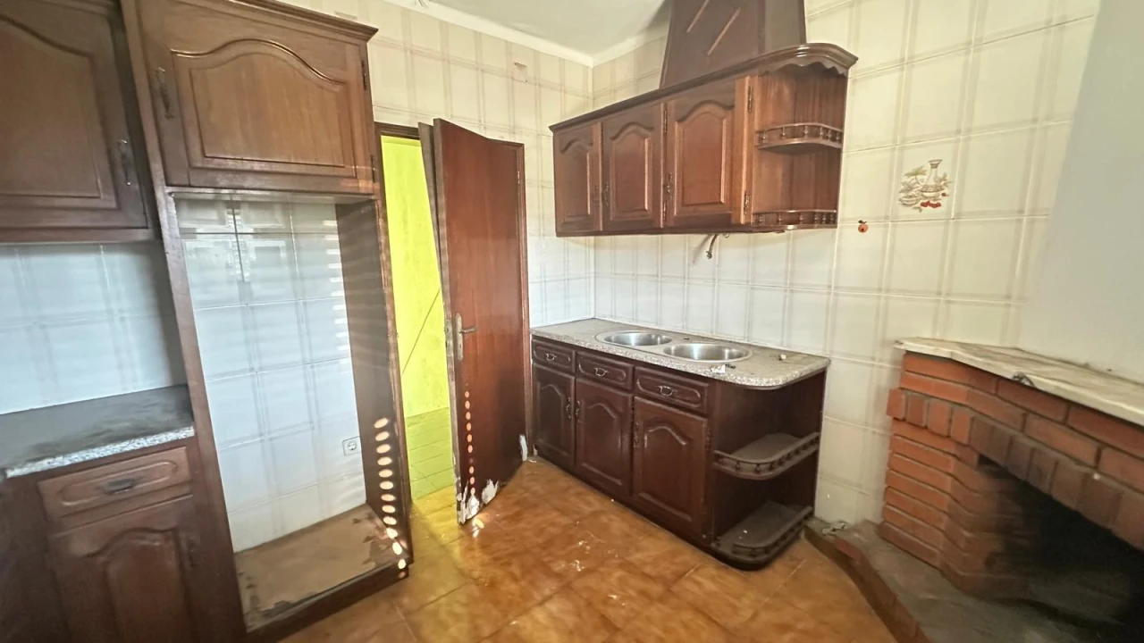 Moradia T3 para Venda em Abraveses Foto 3