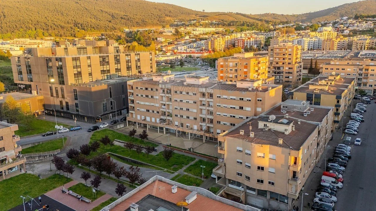 Apartamento T1 para Venda em Braga (Maximinos, Sé e Cividade) Foto 3