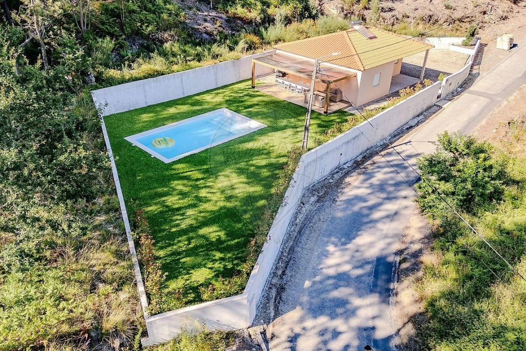 Moradia T2 para Venda em Covas Foto 1