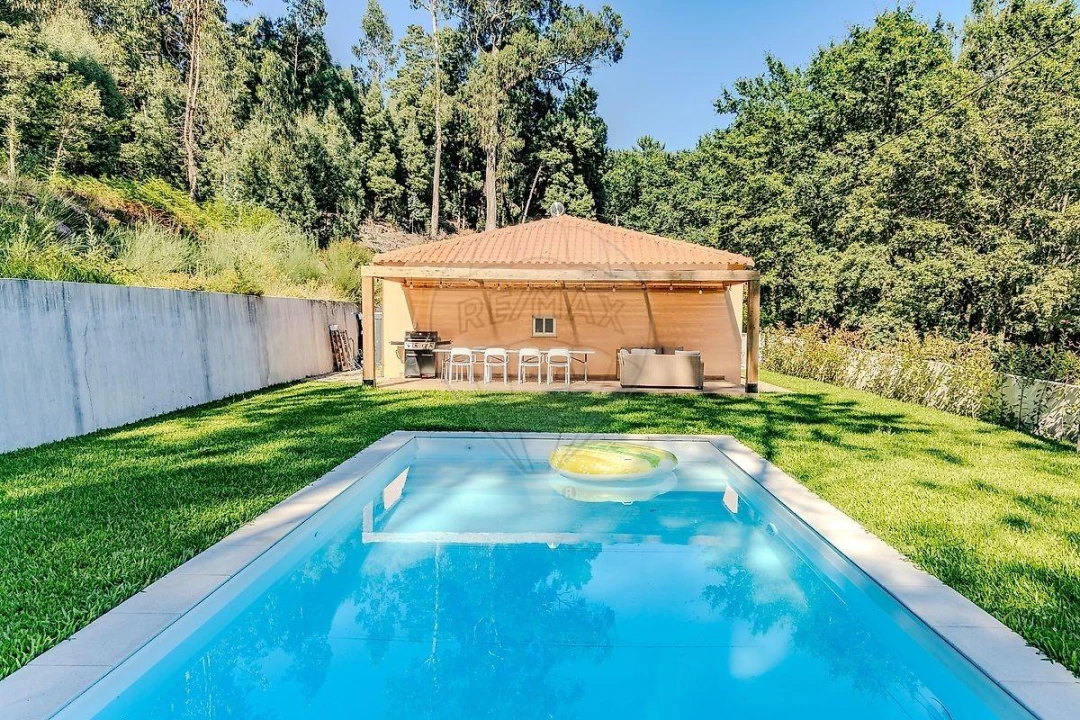 Moradia T2 para Venda em Covas Foto 11