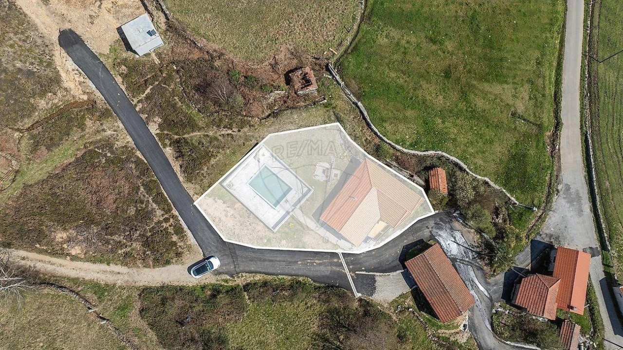 Moradia T3 para Venda em Ferral Foto 21