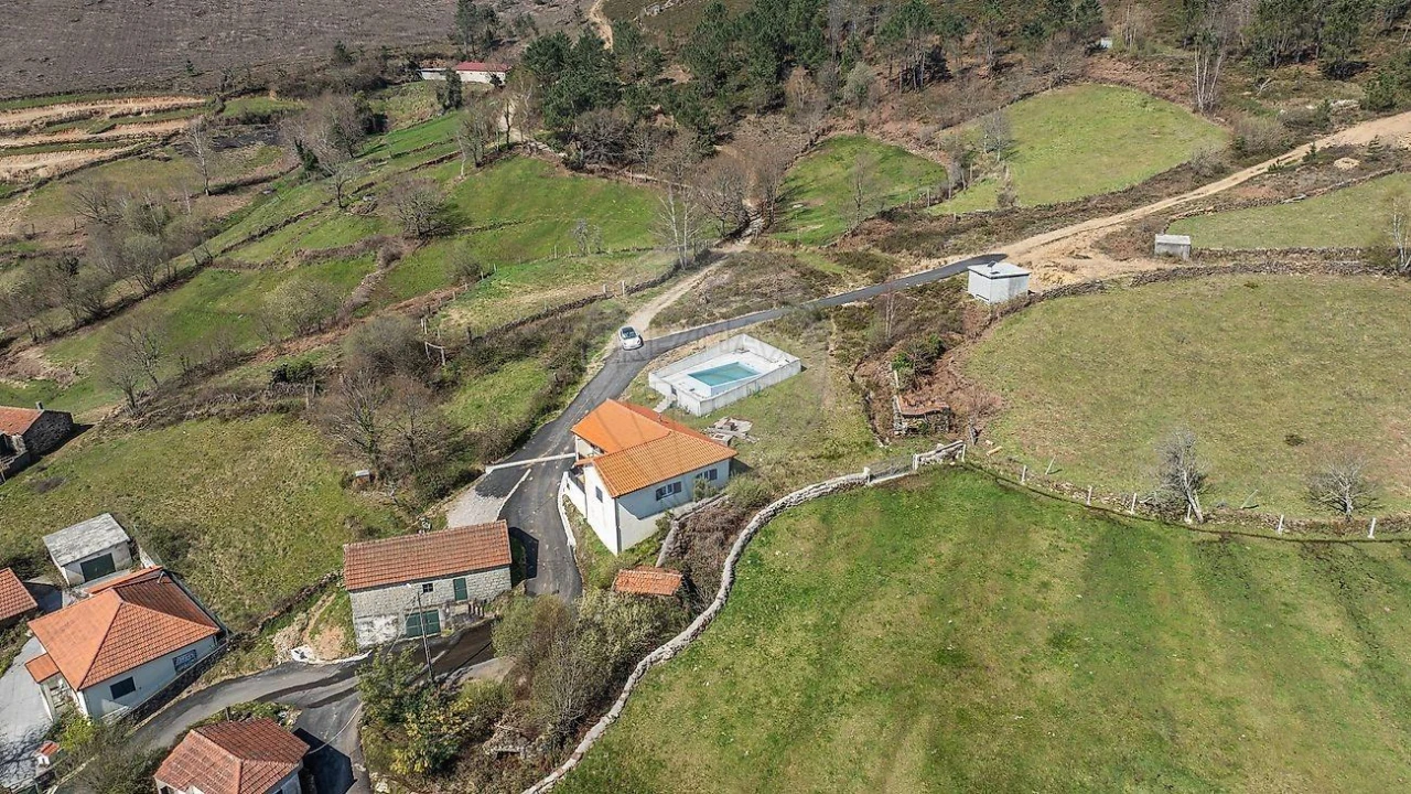 Moradia T3 para Venda em Ferral Foto 26