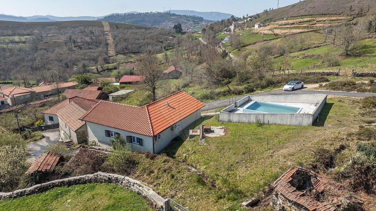 Moradia T3 para Venda em Ferral Foto 29