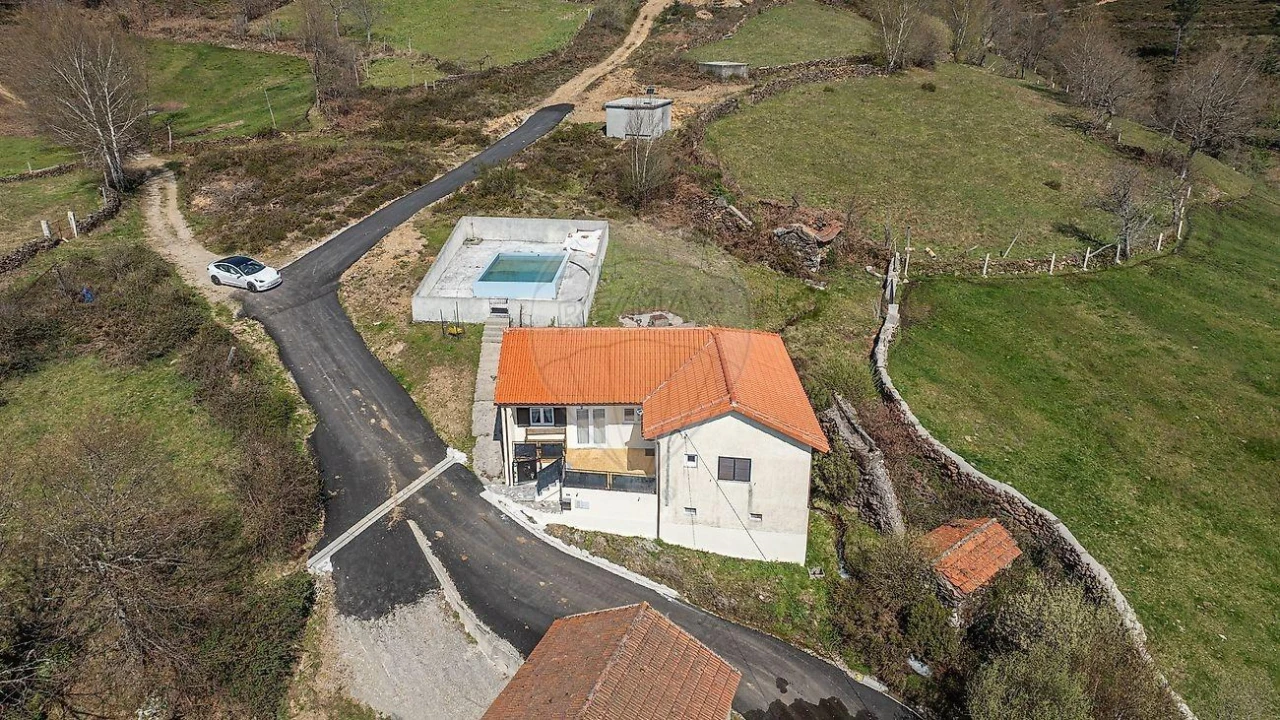 Moradia T3 para Venda em Ferral Foto 27
