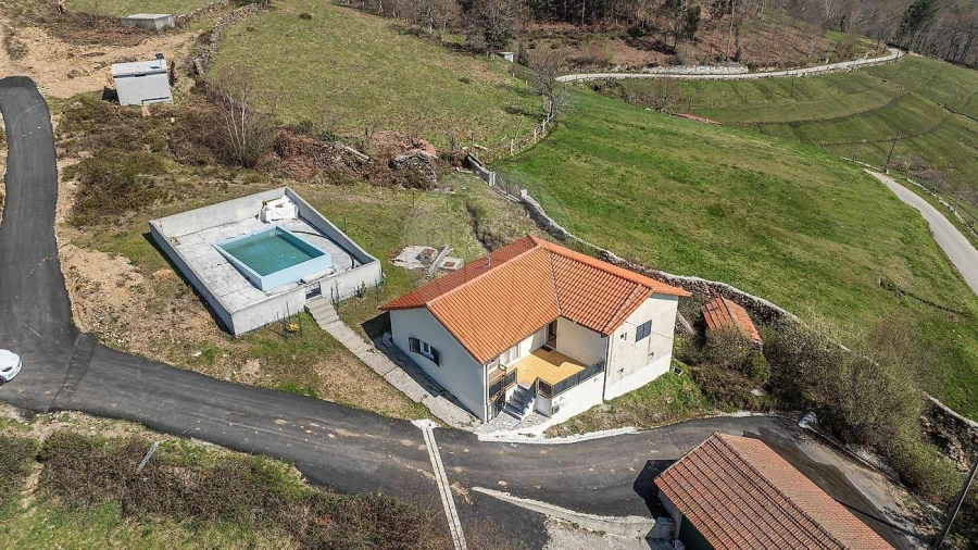 Moradia T3 para Venda em Ferral Foto 28