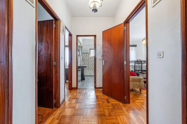 Moradia T3 para Venda em Cruz Foto 12