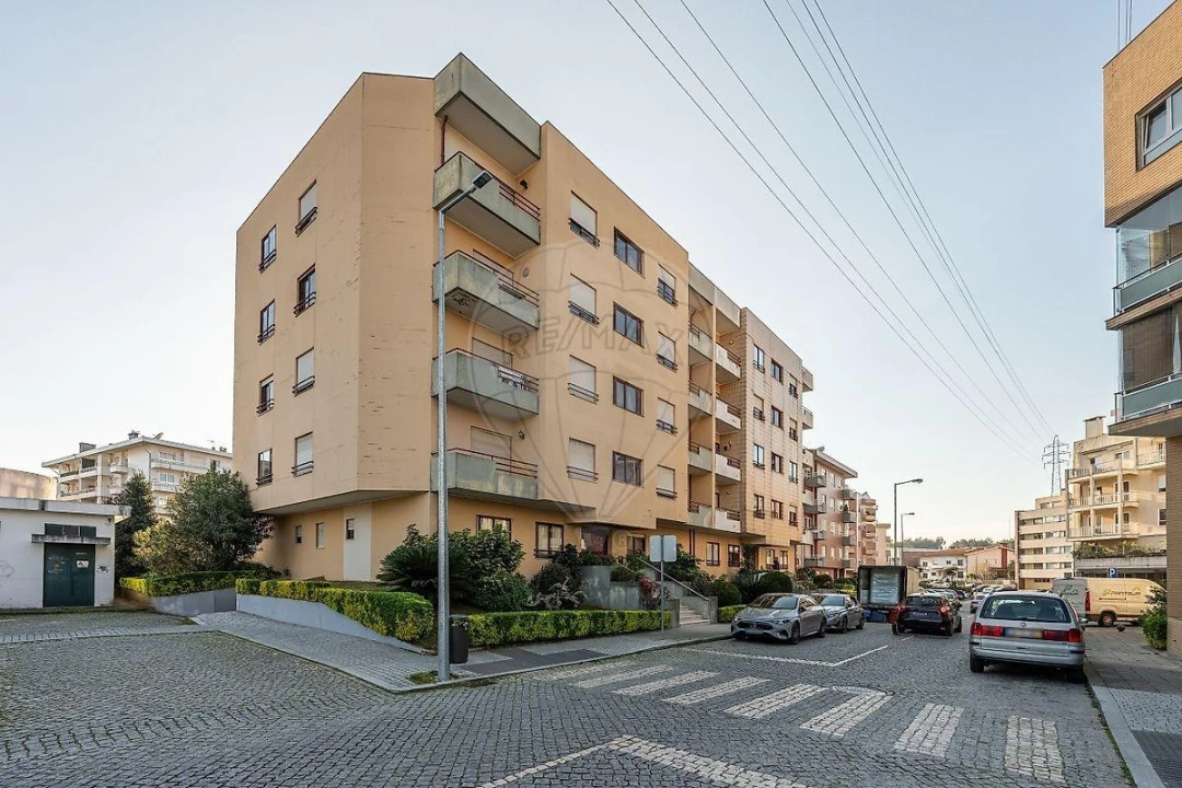 Apartamento T2 para Venda em Cidade da Maia Foto 1