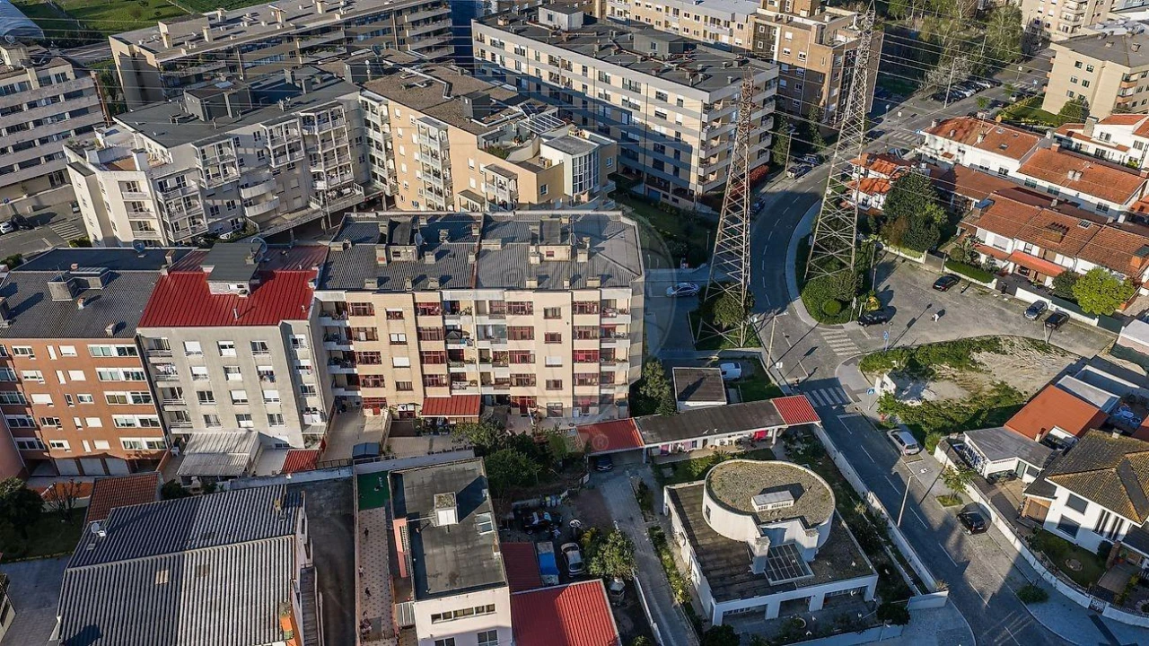 Apartamento T2 para Venda em Cidade da Maia Foto 27