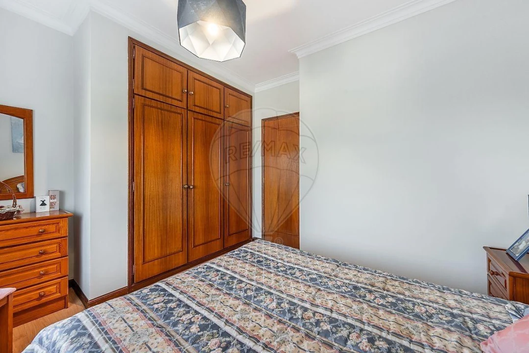 Apartamento T2 para Venda em Cidade da Maia Foto 3