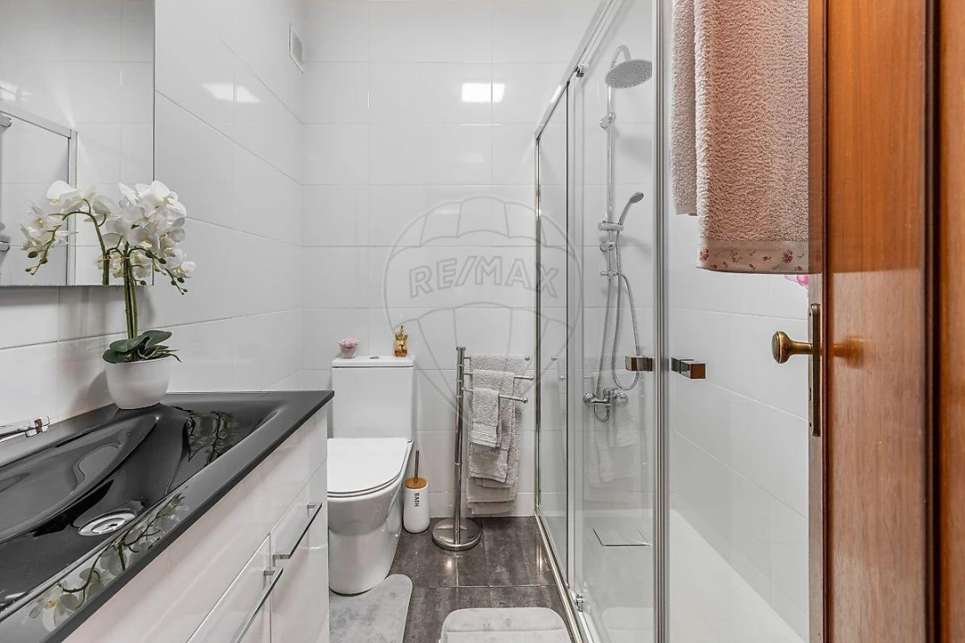 Apartamento T2 para Venda em Cidade da Maia Foto 5