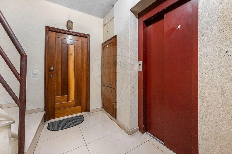 Apartamento T2 para Venda em Cidade da Maia Foto 11