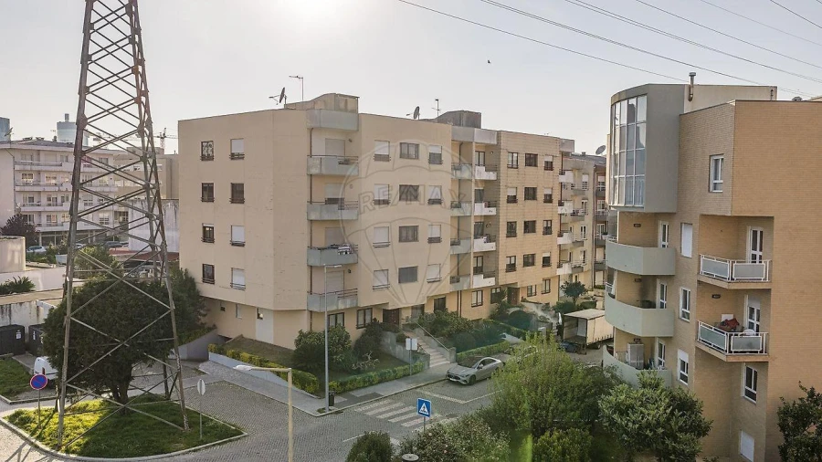 Apartamento T2 para Venda em Cidade da Maia Foto 23