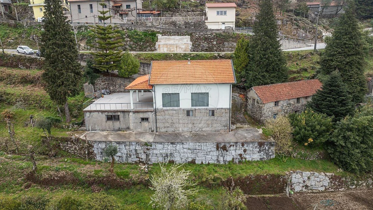 Moradia T3 para Venda em Valdosende Foto 5