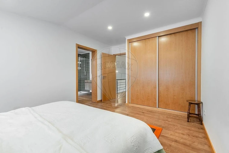 Moradia T3 para Venda em Valdosende Foto 10