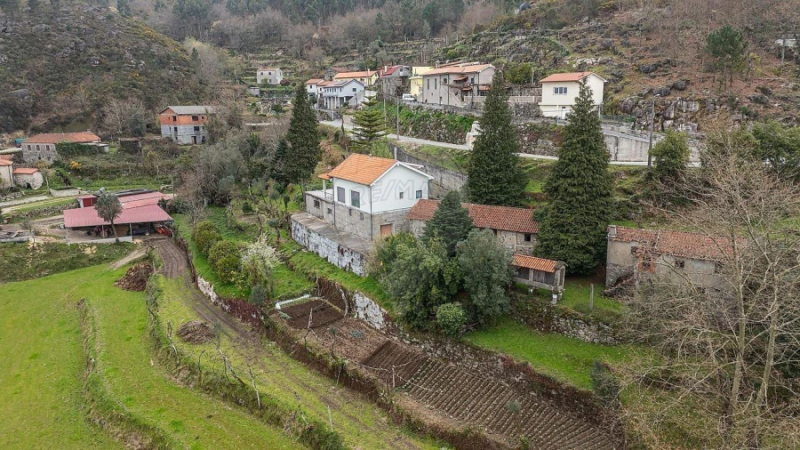 Moradia T3 para Venda em Valdosende Foto 32