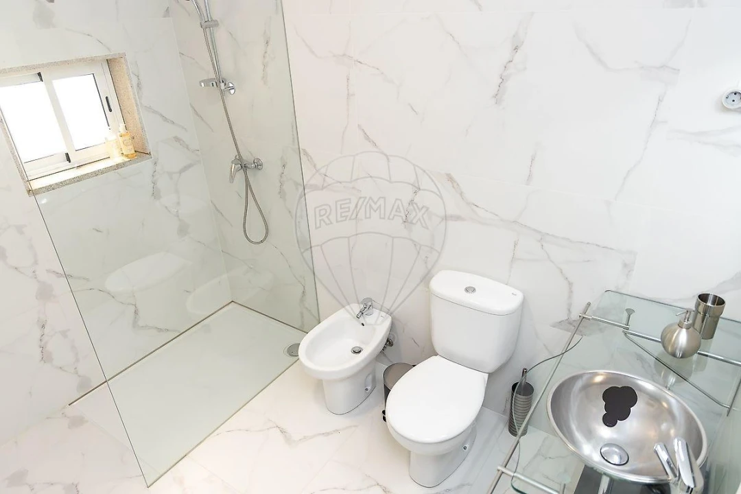 Moradia T2 para Venda em Covas Foto 13