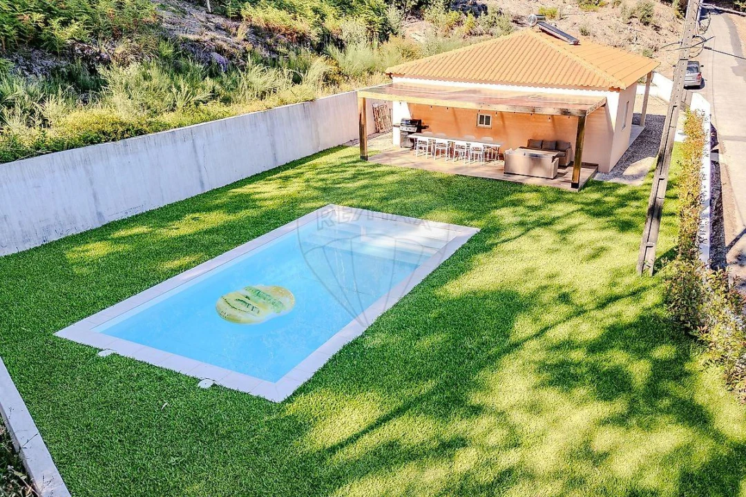 Moradia T2 para Venda em Covas Foto 2