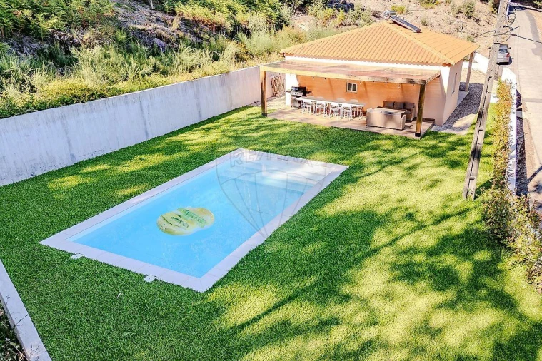 Moradia T2 para Venda em Covas Foto 2