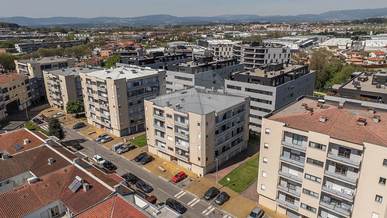 Apartamento T3 para Venda em Braga (Maximinos, Sé e Cividade) Foto 11
