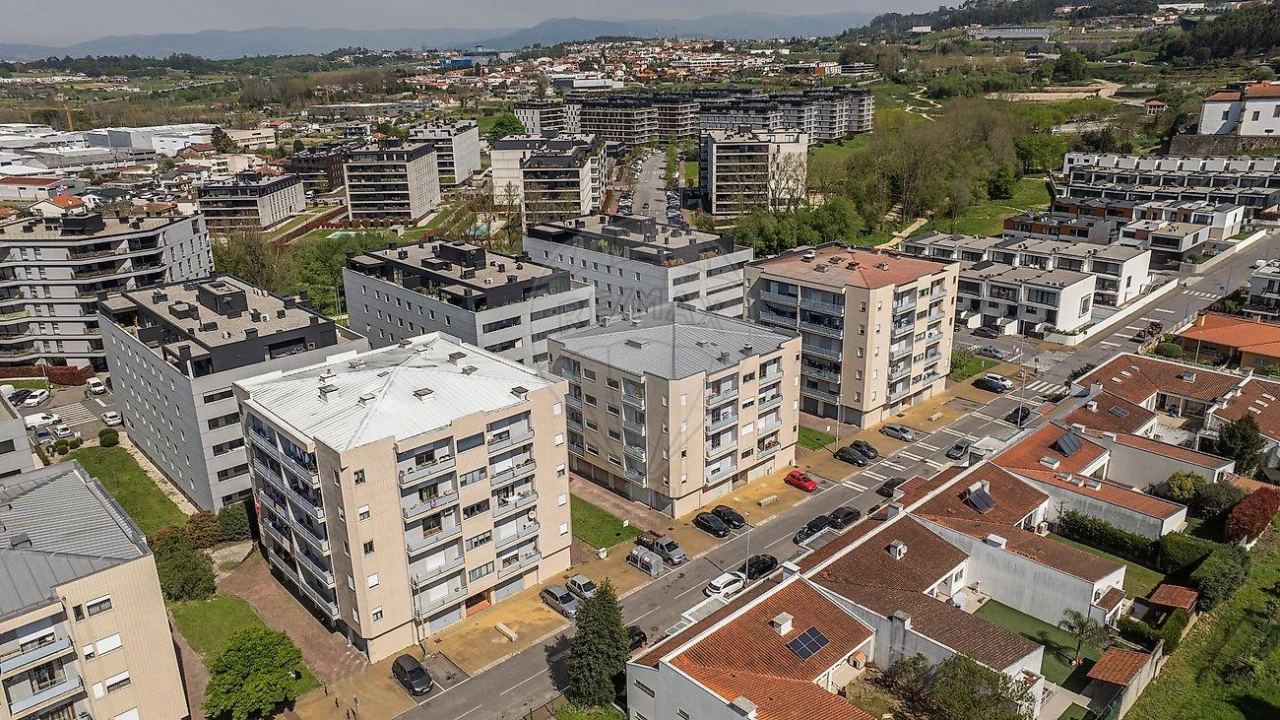 Apartamento T3 para Venda em Braga (Maximinos, Sé e Cividade) Foto 13