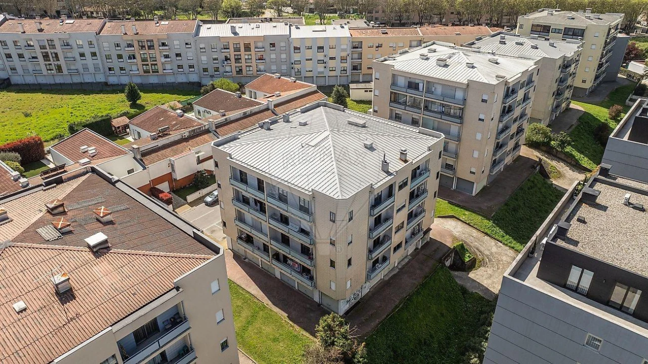 Apartamento T3 para Venda em Braga (Maximinos, Sé e Cividade) Foto 17