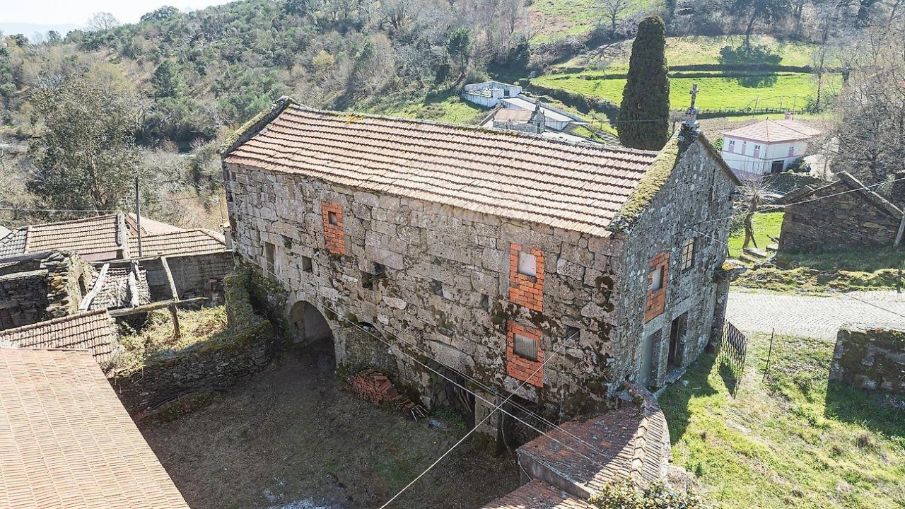 Moradia T5 para Venda em Salto Foto 18