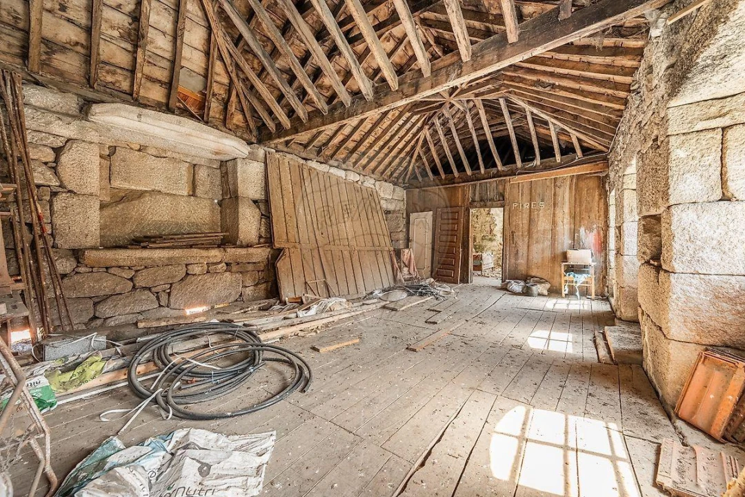 Moradia T5 para Venda em Salto Foto 21