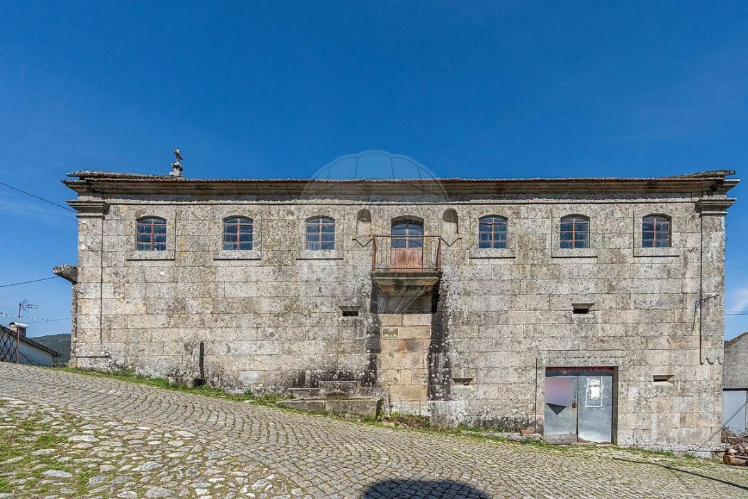 Moradia T5 para Venda em Salto Foto 4