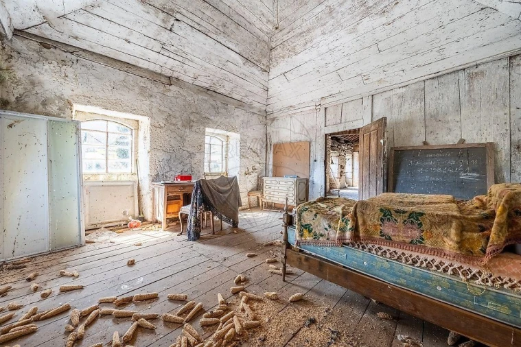 Moradia T5 para Venda em Salto Foto 22