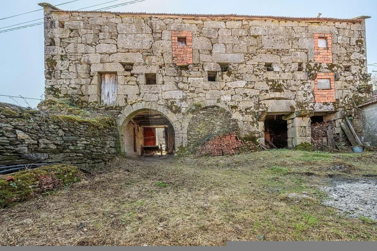 Moradia T5 para Venda em Salto Foto 25