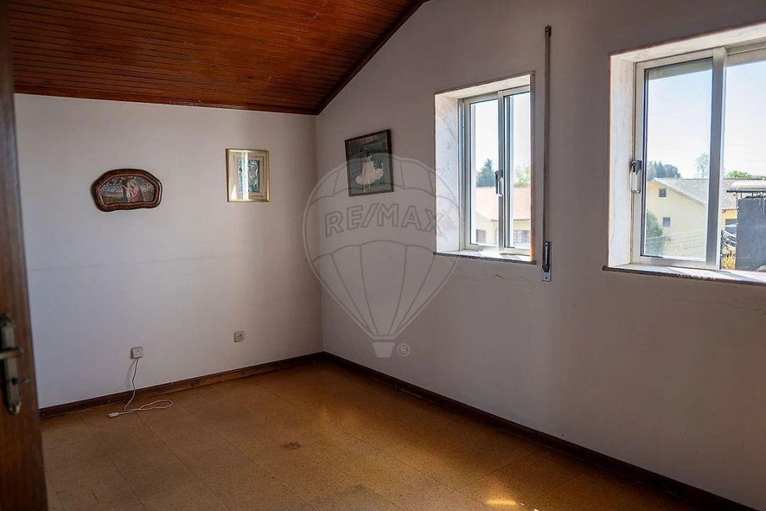 Moradia T4 para Venda em Palmeira Foto 22