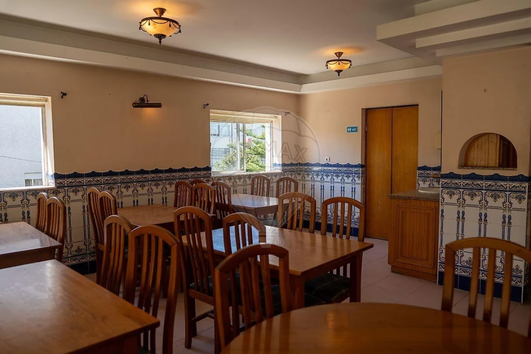 Moradia T4 para Venda em Palmeira Foto 5