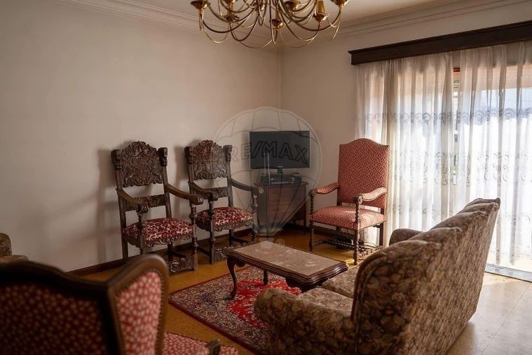 Moradia T4 para Venda em Palmeira Foto 12