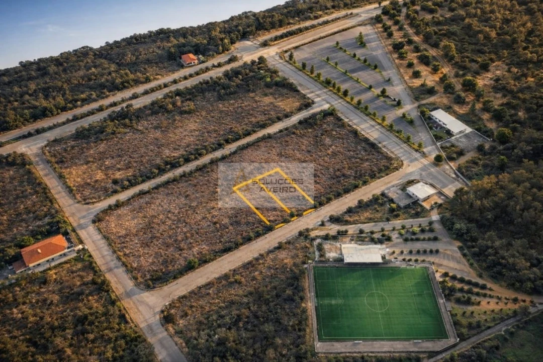 Terreno para Venda em Valongo do Vouga Foto 1