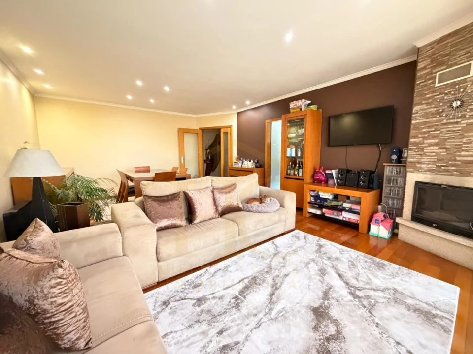 Apartamento T3 para Venda em Póvoa de Varzim, Beiriz e Argivai Foto 1