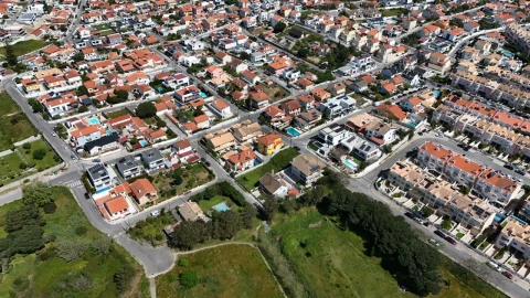 Moradia T3 para Venda em Charneca de Caparica e Sobreda
