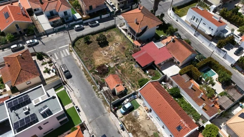 Moradia T3 para Venda em Charneca de Caparica e Sobreda