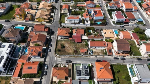 Moradia T3 para Venda em Charneca de Caparica e Sobreda