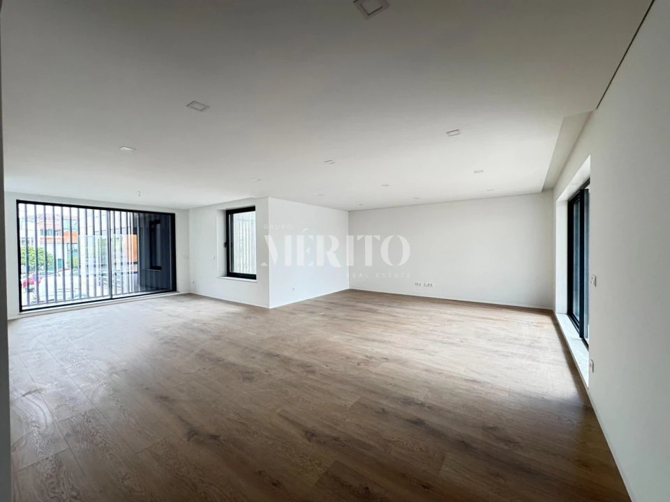 Apartamento T3 para Arrendamento em Barcelos, V.Boa, V.Frescainha Foto 4
