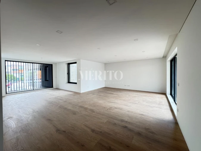 Apartamento T3 para Arrendamento em Barcelos, V.Boa, V.Frescainha Foto 4