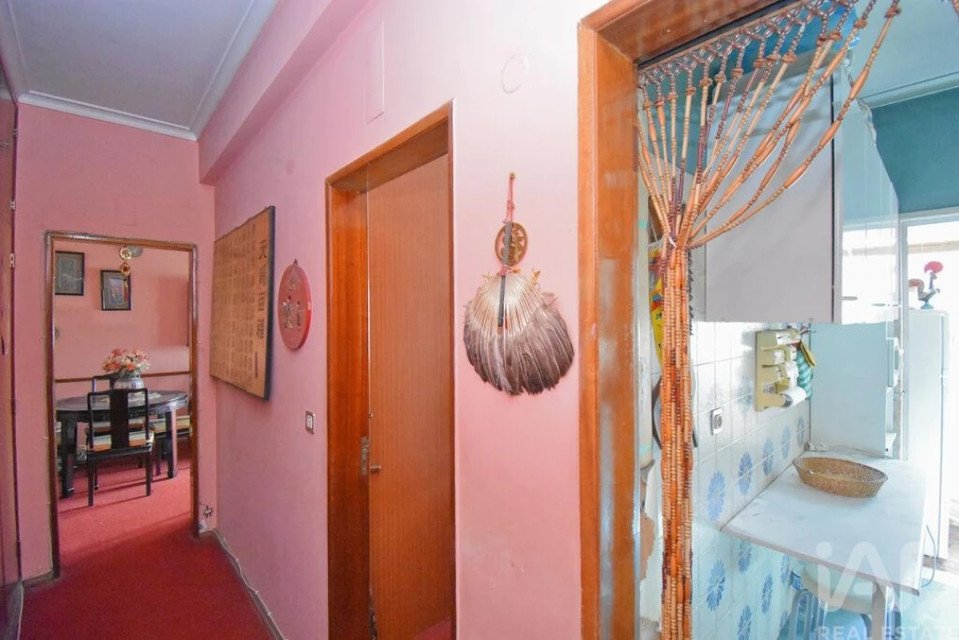 Apartamento T1 para Venda em Benfica Foto 3