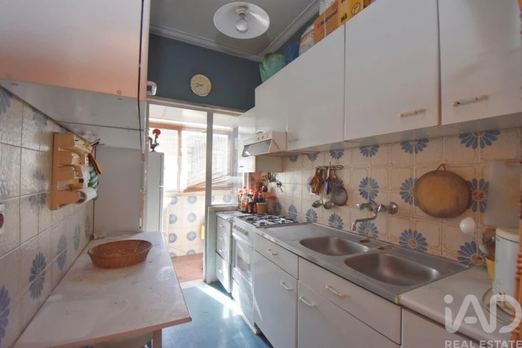 Apartamento T1 para Venda em Benfica Foto 4